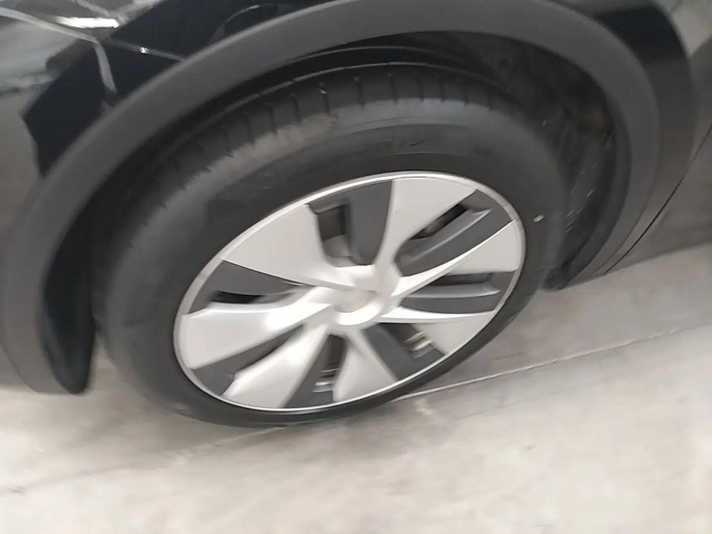 Tesla Model Y 2022 Revised Version Rear-Wheel Drive — миниатюра 10