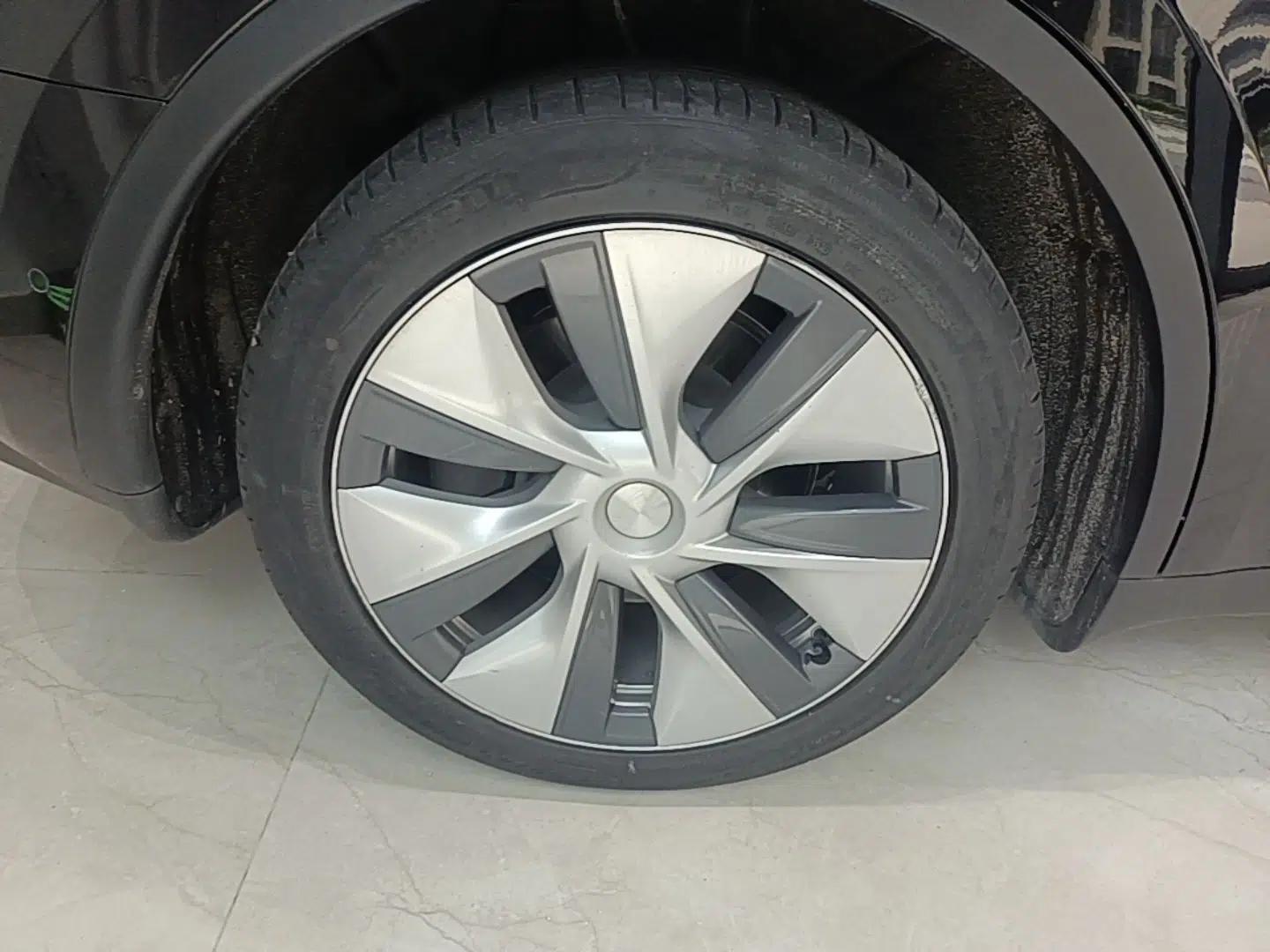 Tesla Model Y 2022 Revised Version Rear-Wheel Drive — миниатюра 11