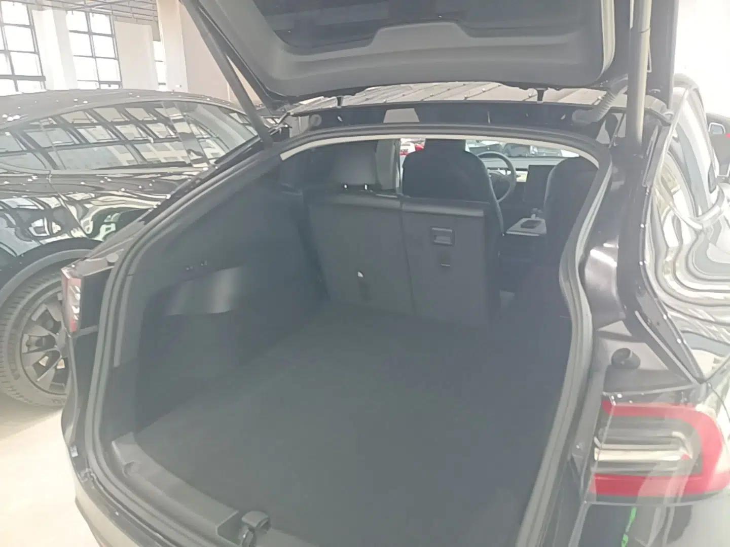 Tesla Model Y 2022 Revised Version Rear-Wheel Drive — миниатюра 22