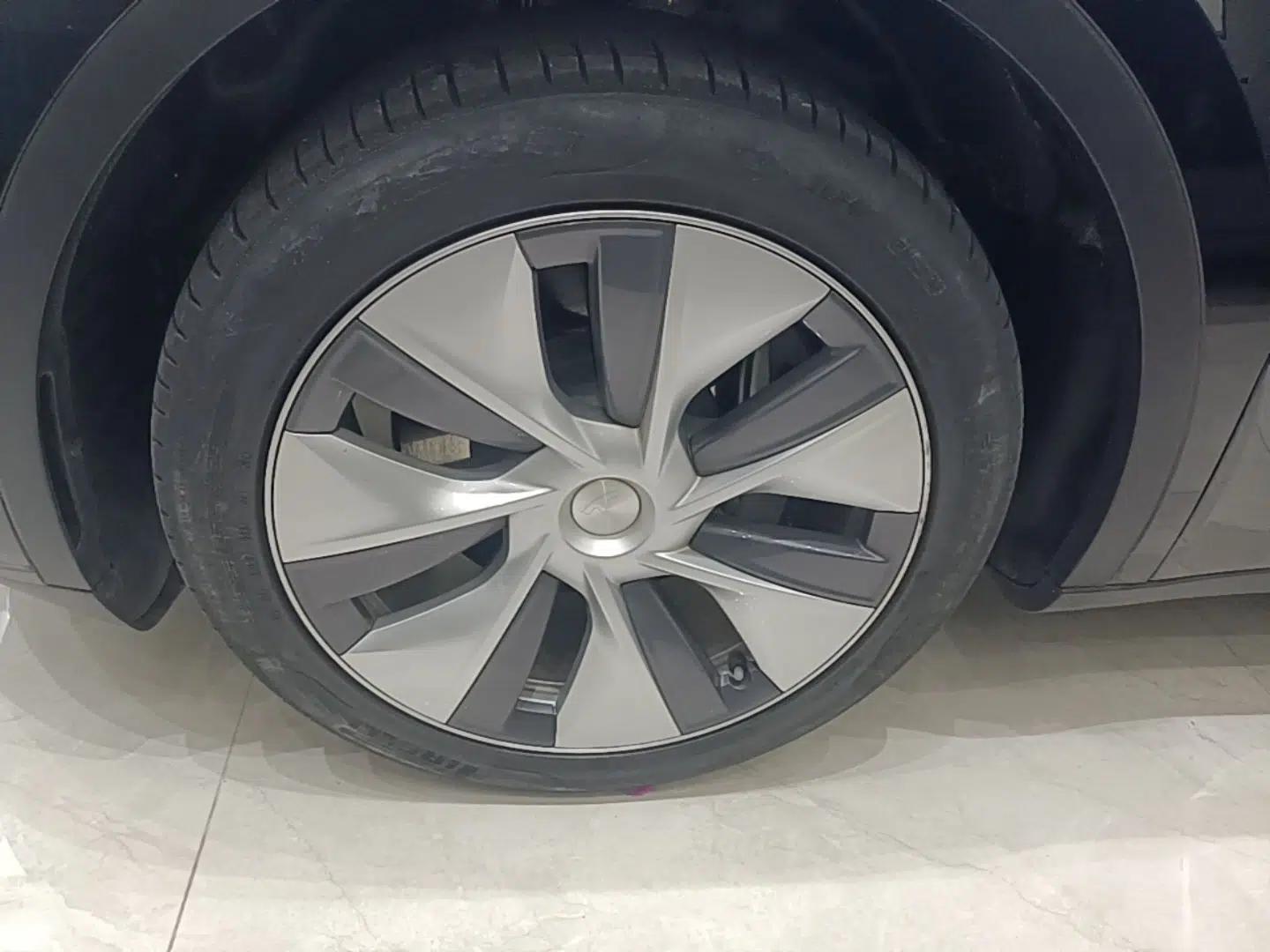 Tesla Model Y 2022 Revised Version Rear-Wheel Drive — миниатюра 10
