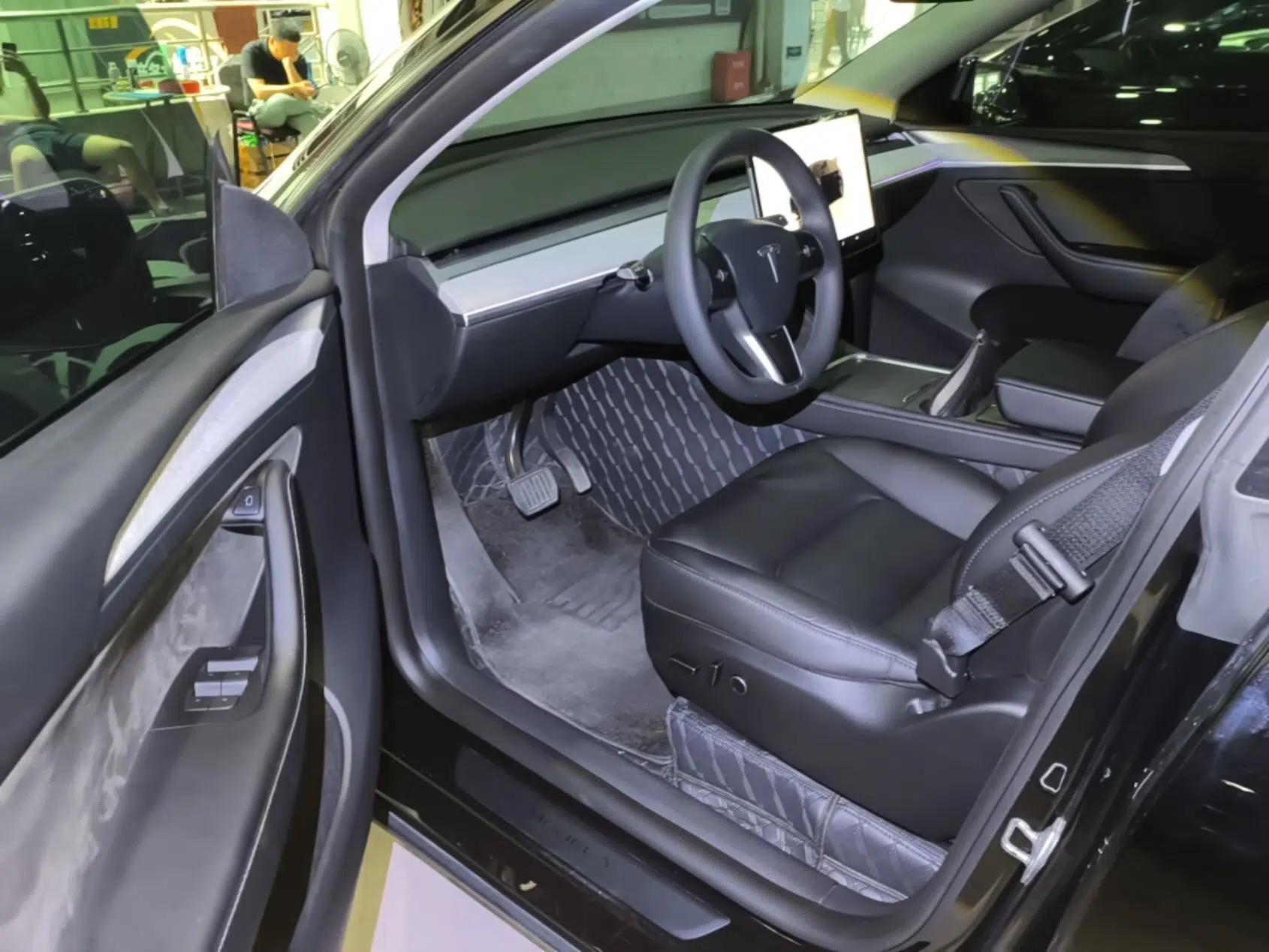 Tesla Model Y 2024 Rear-Wheel-Drive Version — миниатюра 18