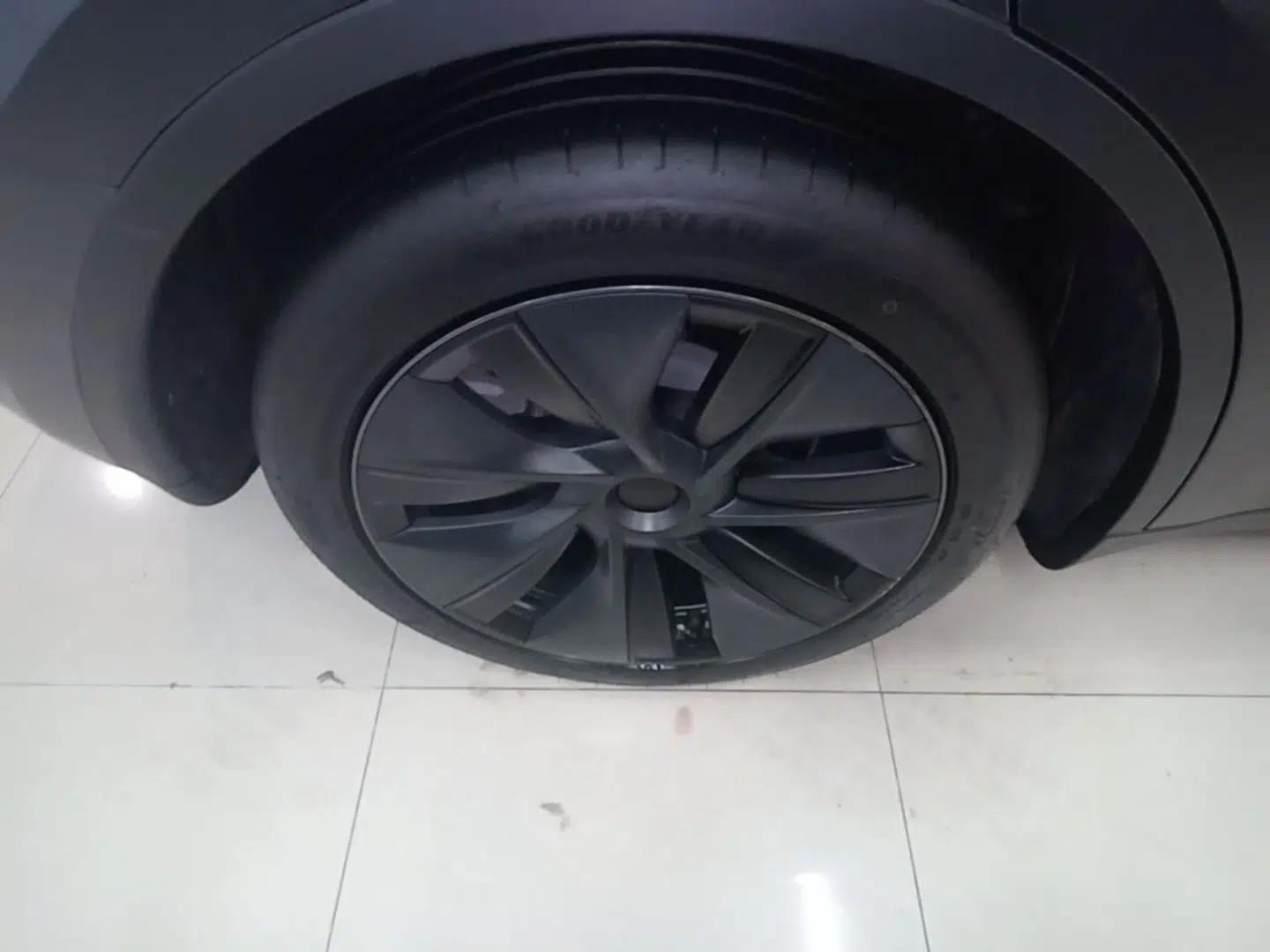 Tesla Model Y 2024 Rear-Wheel-Drive Version — миниатюра 11