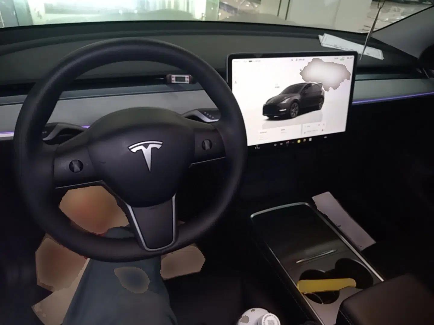 Tesla Model Y 2024 Rear-Wheel-Drive Version — миниатюра 12