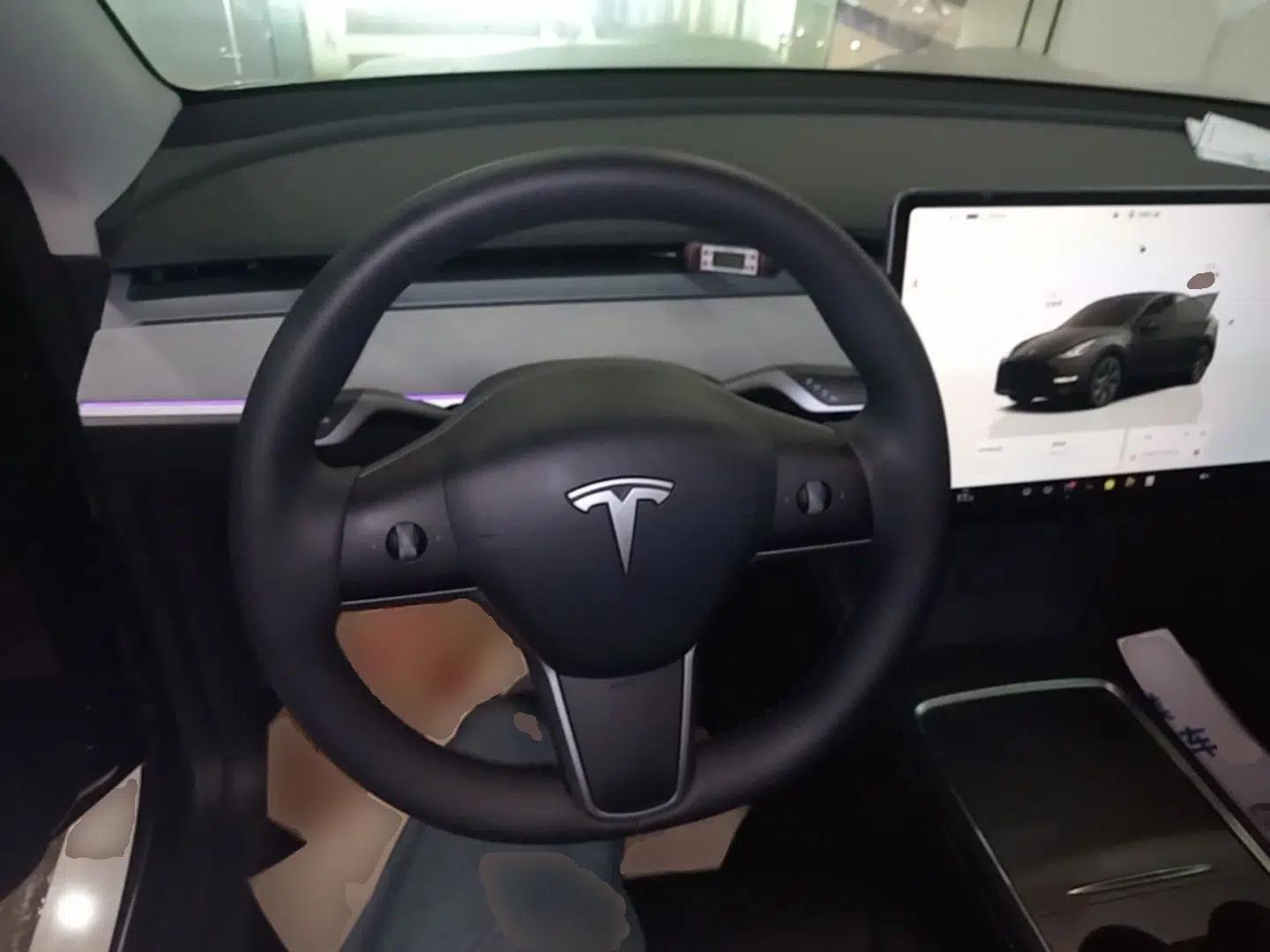 Tesla Model Y 2024 Rear-Wheel-Drive Version — миниатюра 13