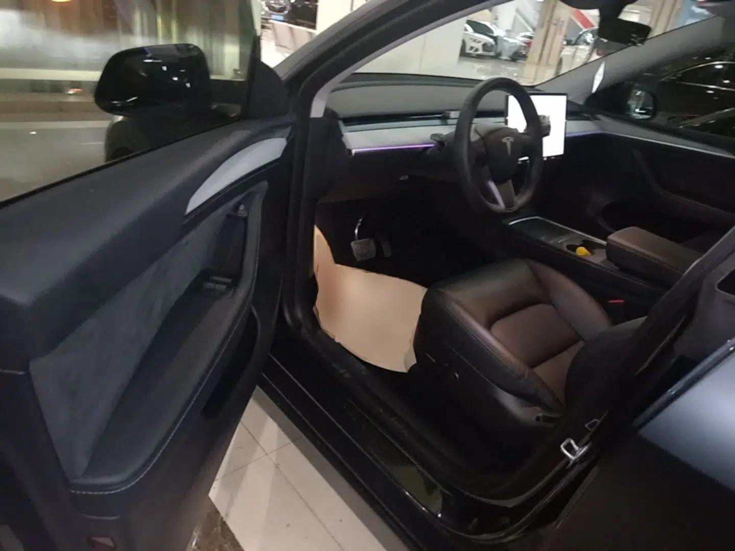 Tesla Model Y 2024 Rear-Wheel-Drive Version — миниатюра 17