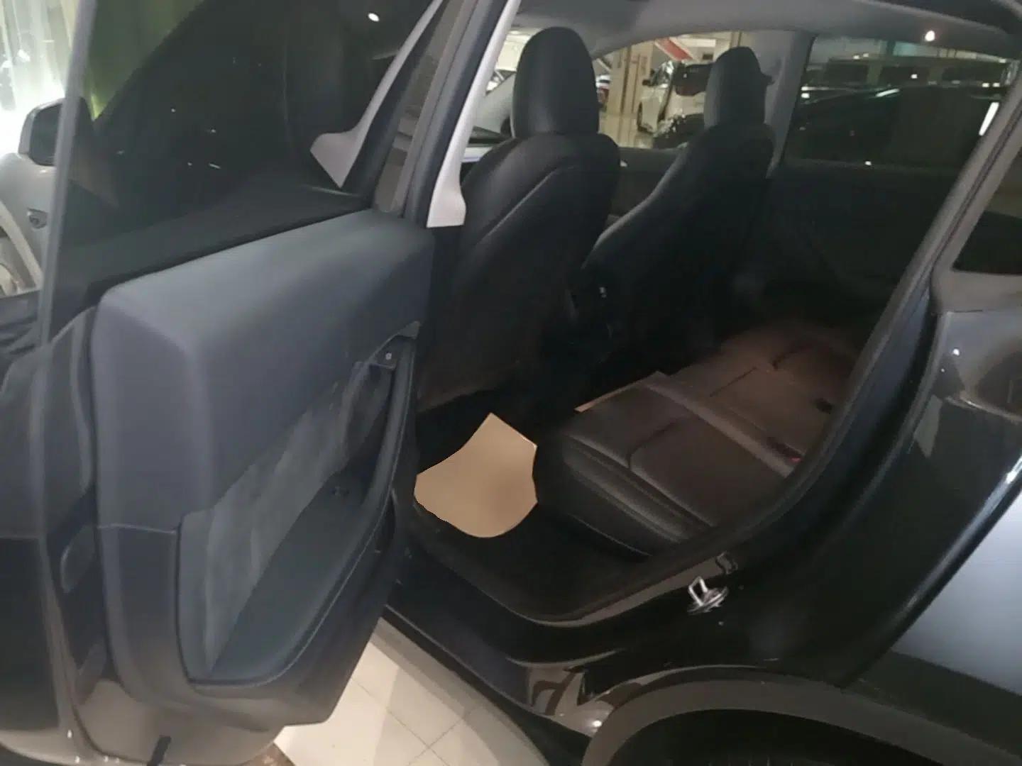 Tesla Model Y 2024 Rear-Wheel-Drive Version — миниатюра 20