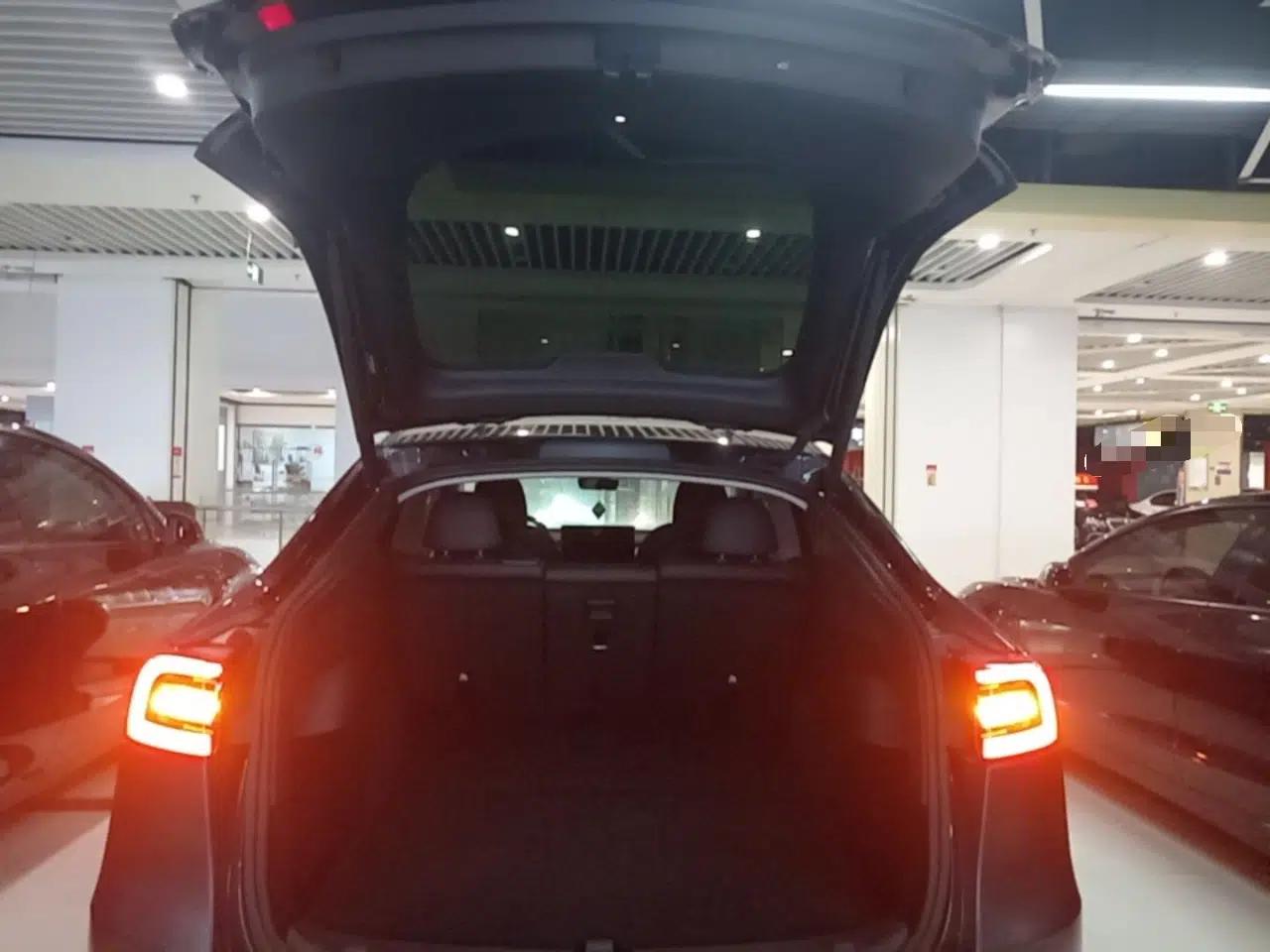 Tesla Model Y 2024 Rear-Wheel-Drive Version — миниатюра 22