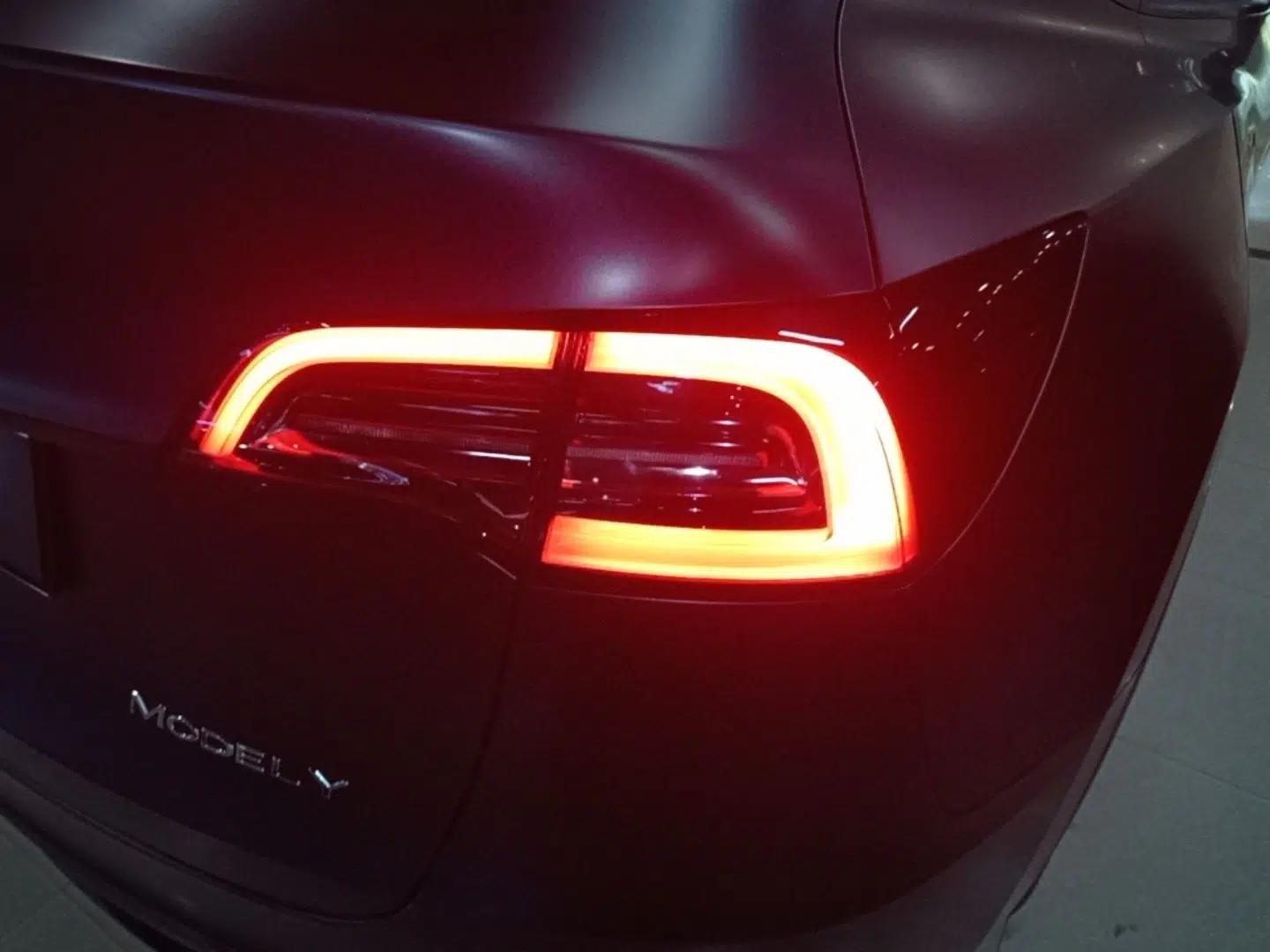 Tesla Model Y 2024 Rear-Wheel-Drive Version — миниатюра 9