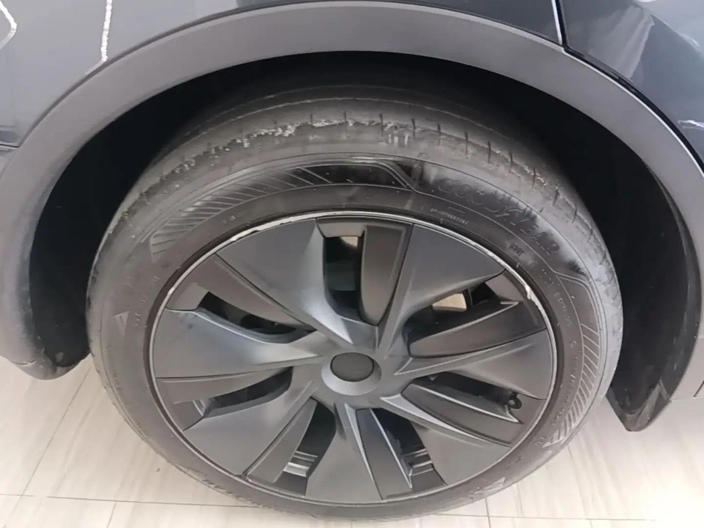 Tesla Model Y 2024 Rear-Wheel-Drive Version — миниатюра 11