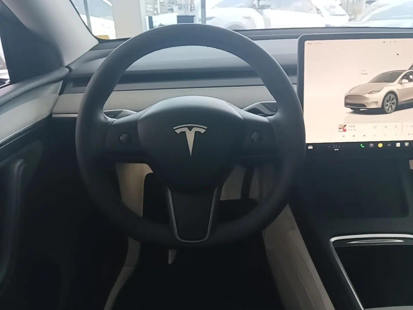 Tesla Model Y 2024 Rear-Wheel-Drive Version — миниатюра 13