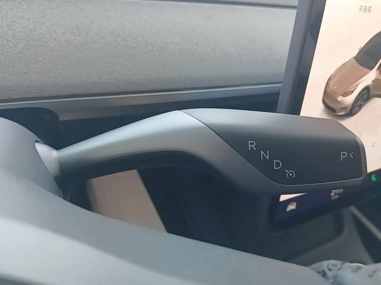 Tesla Model Y 2024 Rear-Wheel-Drive Version — миниатюра 16