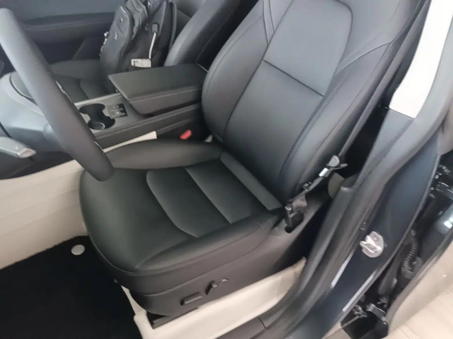 Tesla Model Y 2024 Rear-Wheel-Drive Version — миниатюра 17