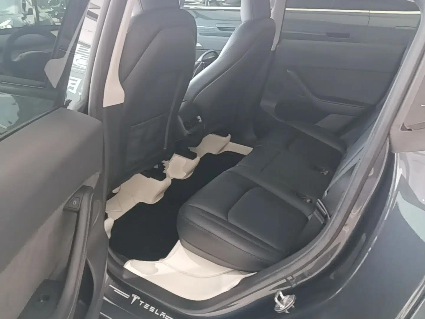 Tesla Model Y 2024 Rear-Wheel-Drive Version — миниатюра 20