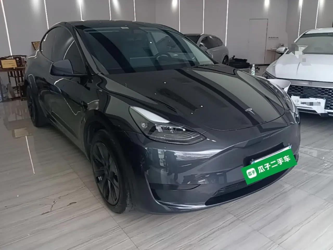 Tesla Model Y 2024 Rear-Wheel-Drive Version — миниатюра 3