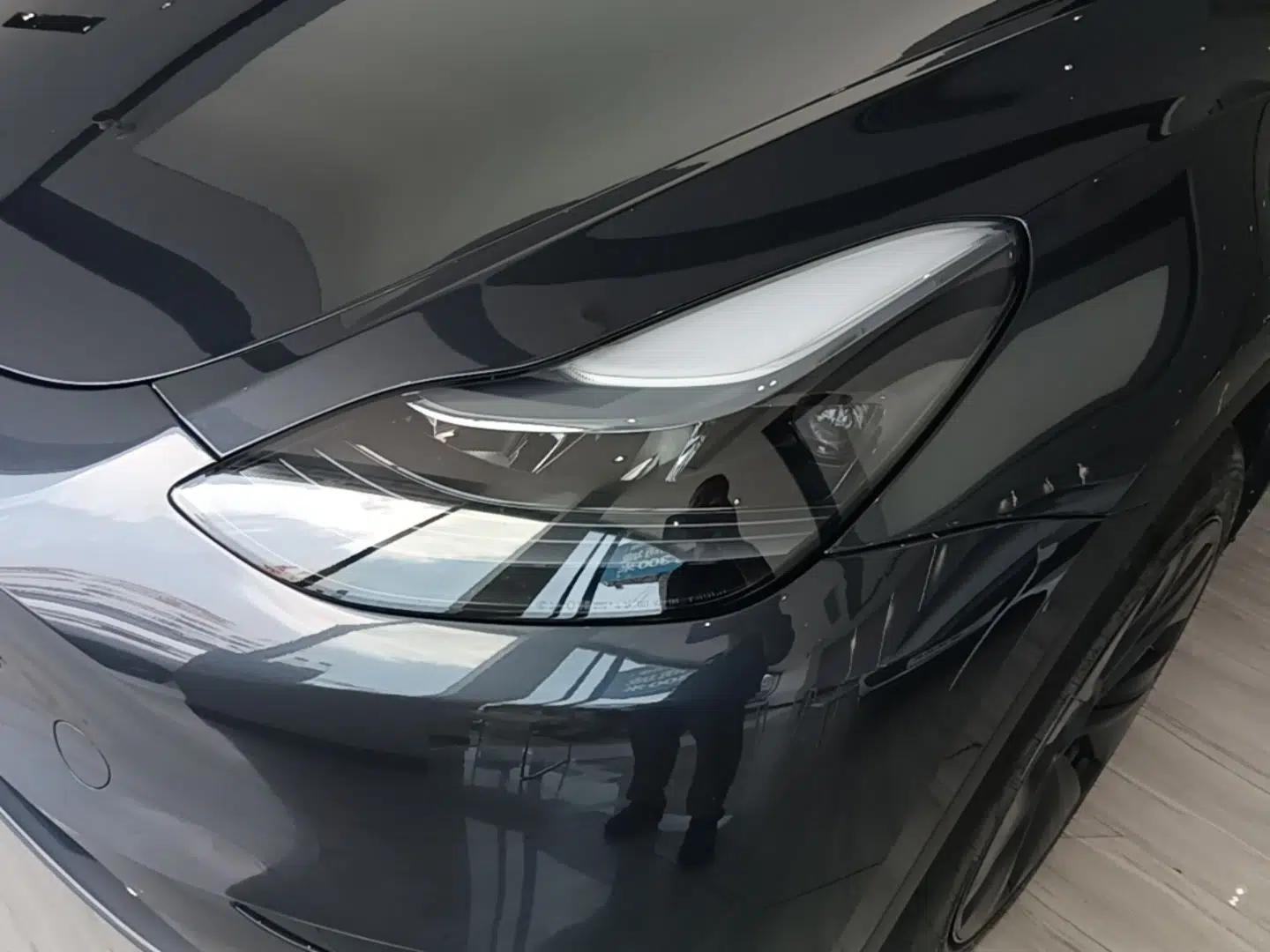 Tesla Model Y 2024 Rear-Wheel-Drive Version — миниатюра 8