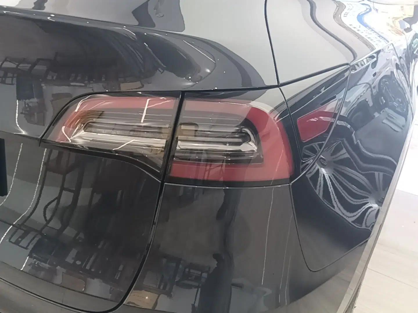 Tesla Model Y 2024 Rear-Wheel-Drive Version — миниатюра 9