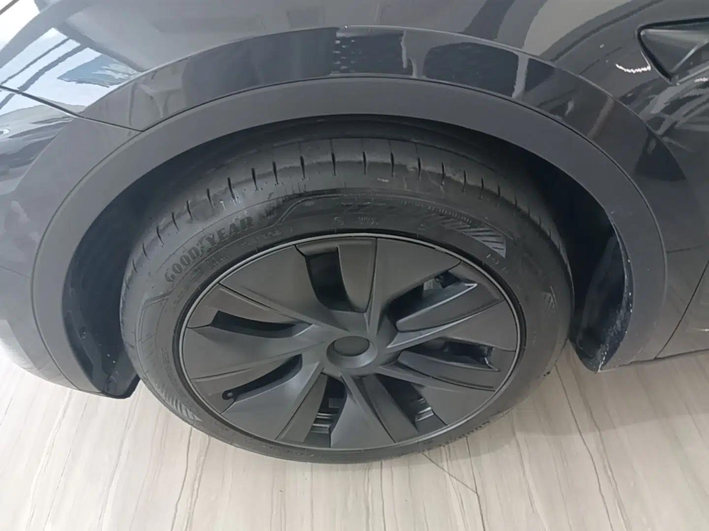 Tesla Model Y 2024 Rear-Wheel-Drive Version — миниатюра 10
