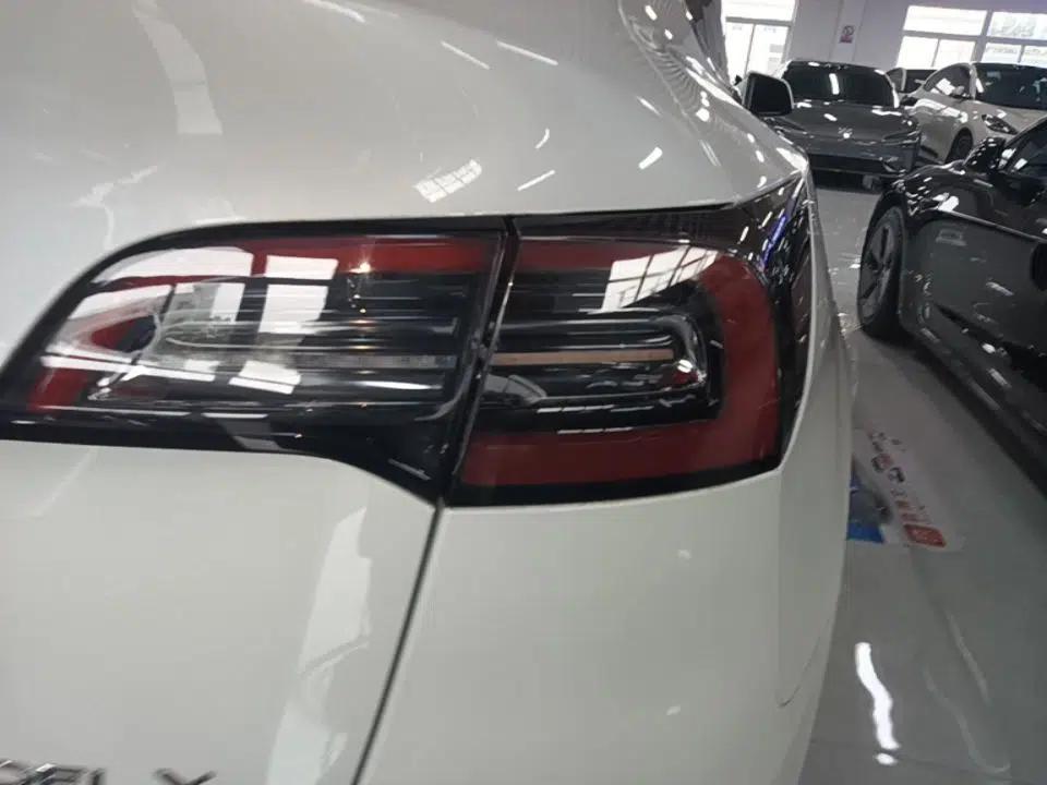 Tesla Model Y 2021 Revised Version 2 Long-Range All-Wheel-Drive Edition — миниатюра 14