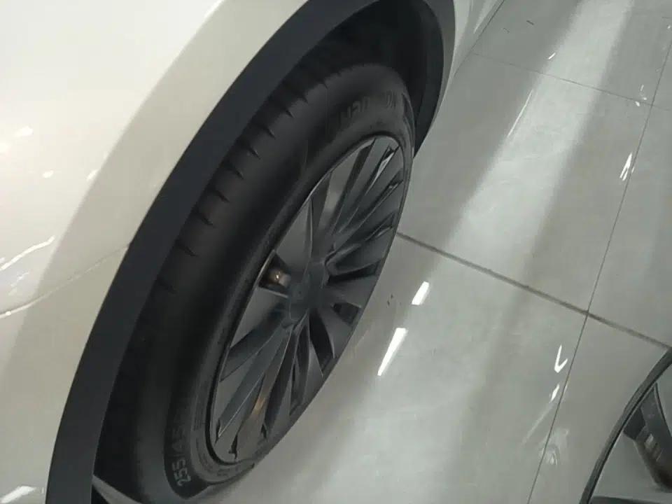 Tesla Model Y 2021 Revised Version 2 Long-Range All-Wheel-Drive Edition — миниатюра 15