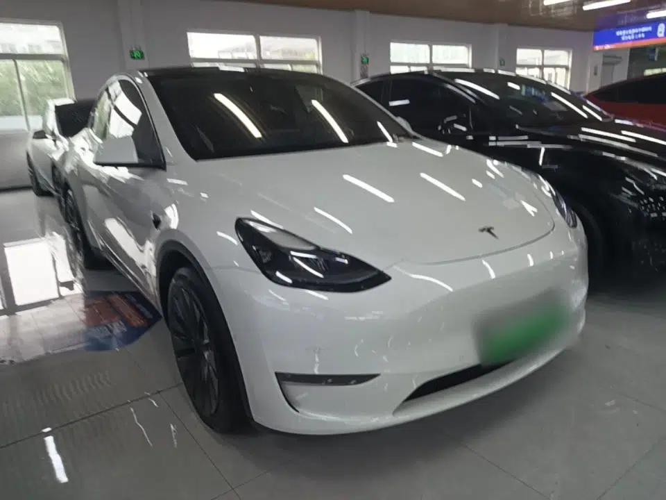 Tesla Model Y 2021 Revised Version 2 Long-Range All-Wheel-Drive Edition — миниатюра 3