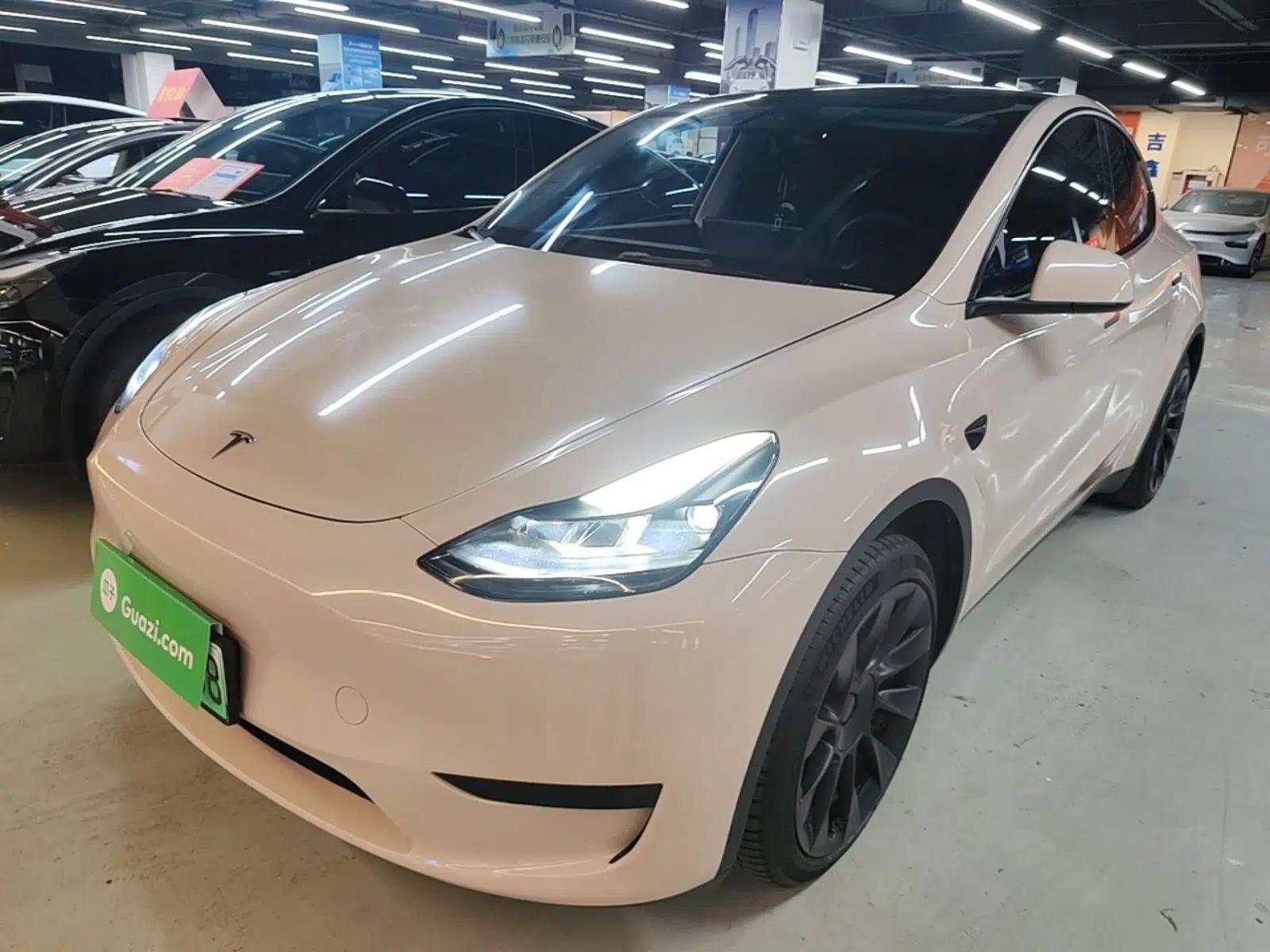 Tesla Model Y 2024 Rear-Wheel-Drive Version — миниатюра 1