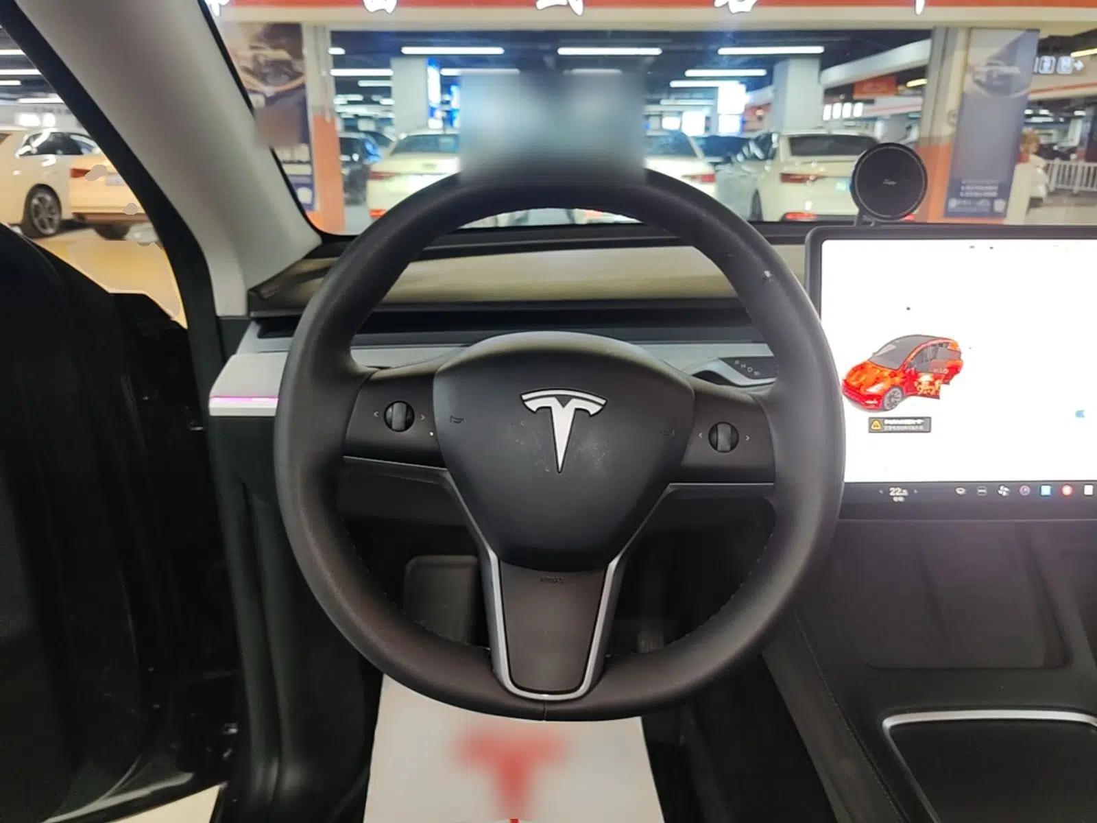 Tesla Model Y 2024 Rear-Wheel-Drive Version — миниатюра 13