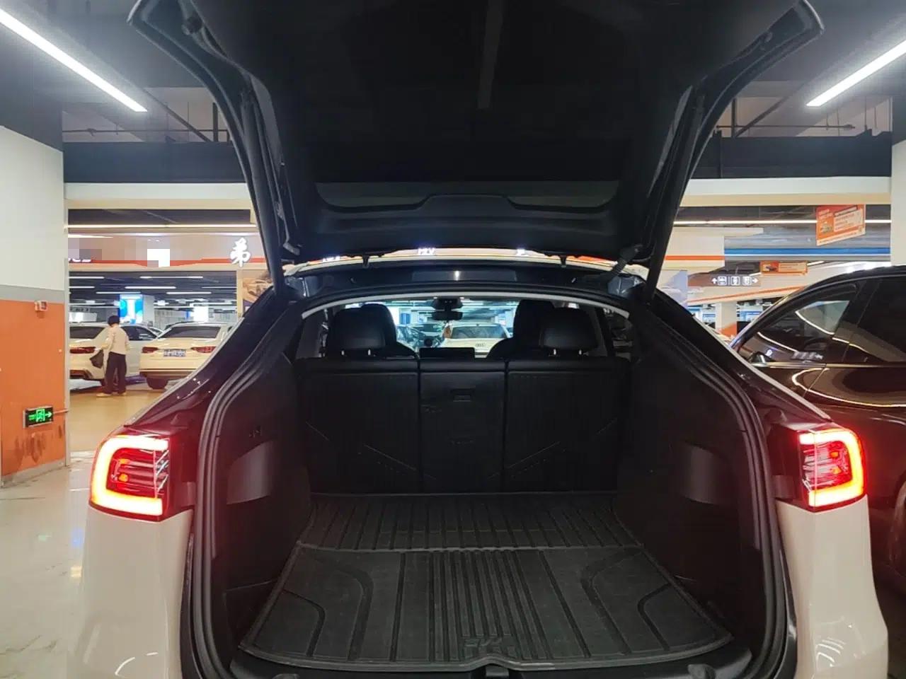 Tesla Model Y 2024 Rear-Wheel-Drive Version — миниатюра 22