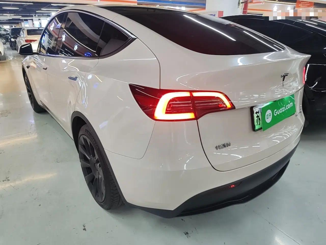 Tesla Model Y 2024 Rear-Wheel-Drive Version — миниатюра 4