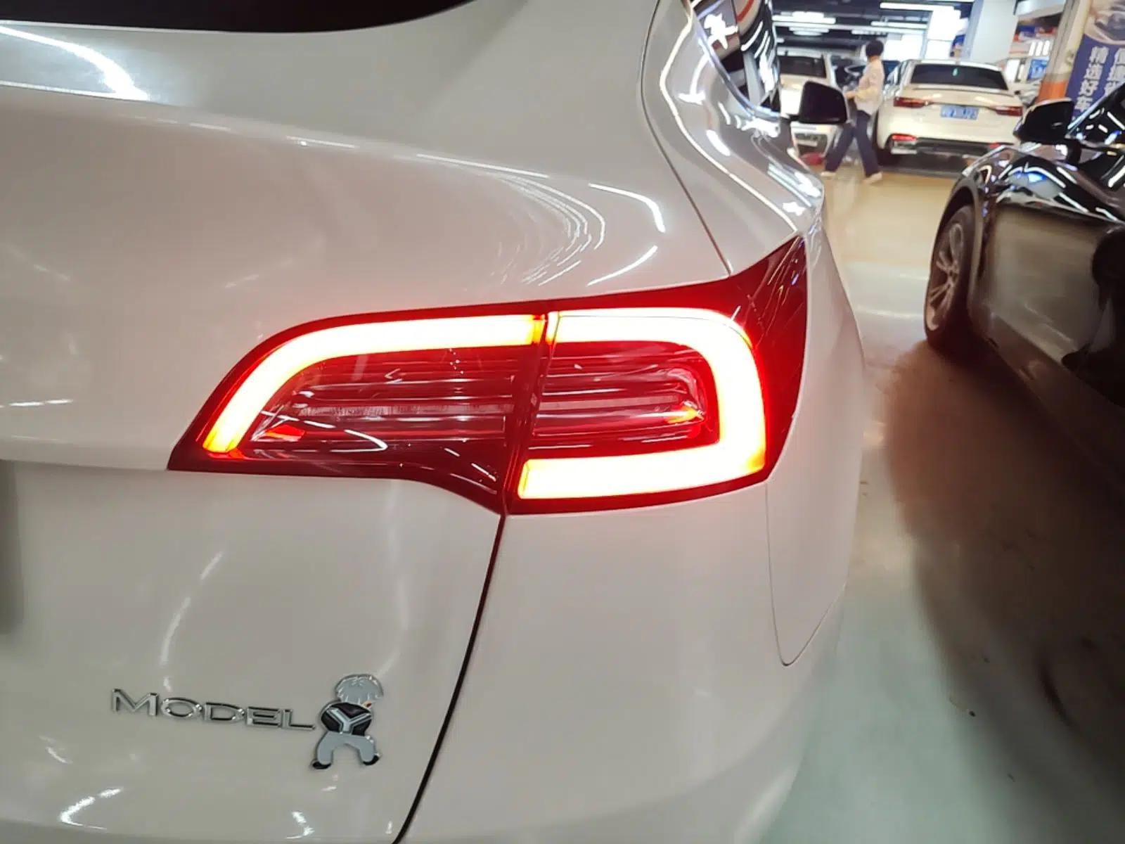 Tesla Model Y 2024 Rear-Wheel-Drive Version — миниатюра 9