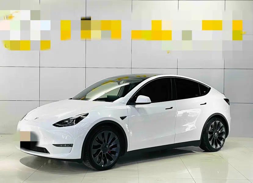 Tesla Model Y 2023 High-Performance All-Wheel-Drive Version — миниатюра 1