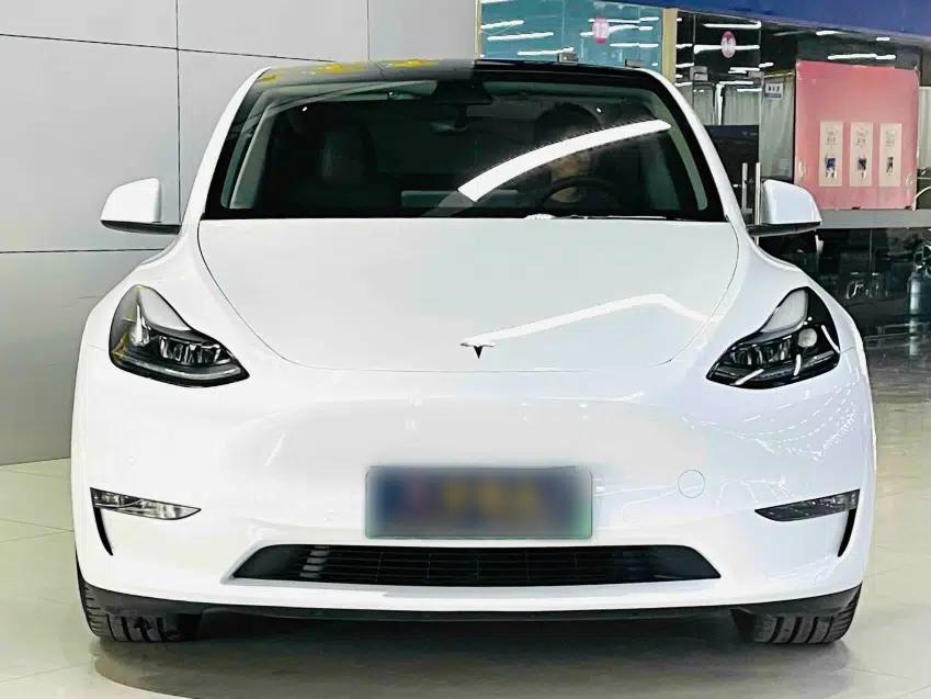 Tesla Model Y 2023 High-Performance All-Wheel-Drive Version — миниатюра 16