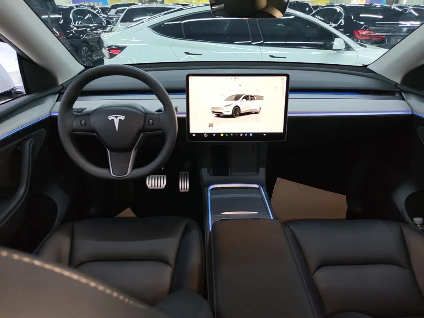 Tesla Model Y 2023 High-Performance All-Wheel-Drive Version — миниатюра 17