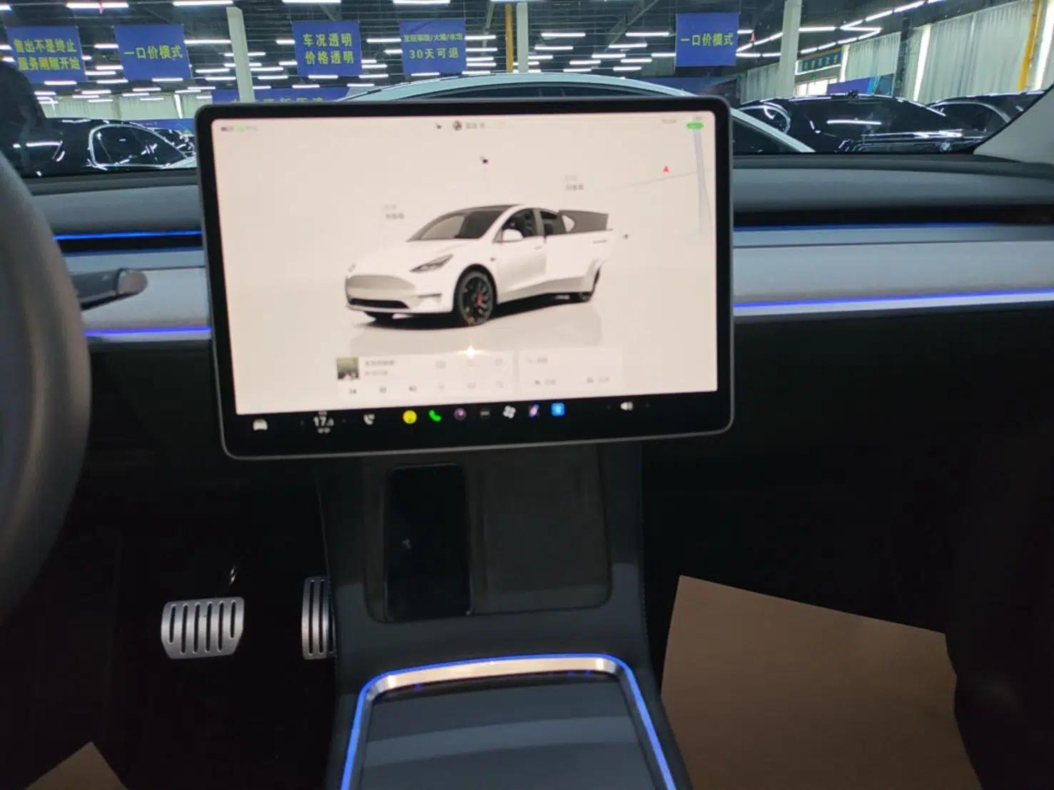 Tesla Model Y 2023 High-Performance All-Wheel-Drive Version — миниатюра 20