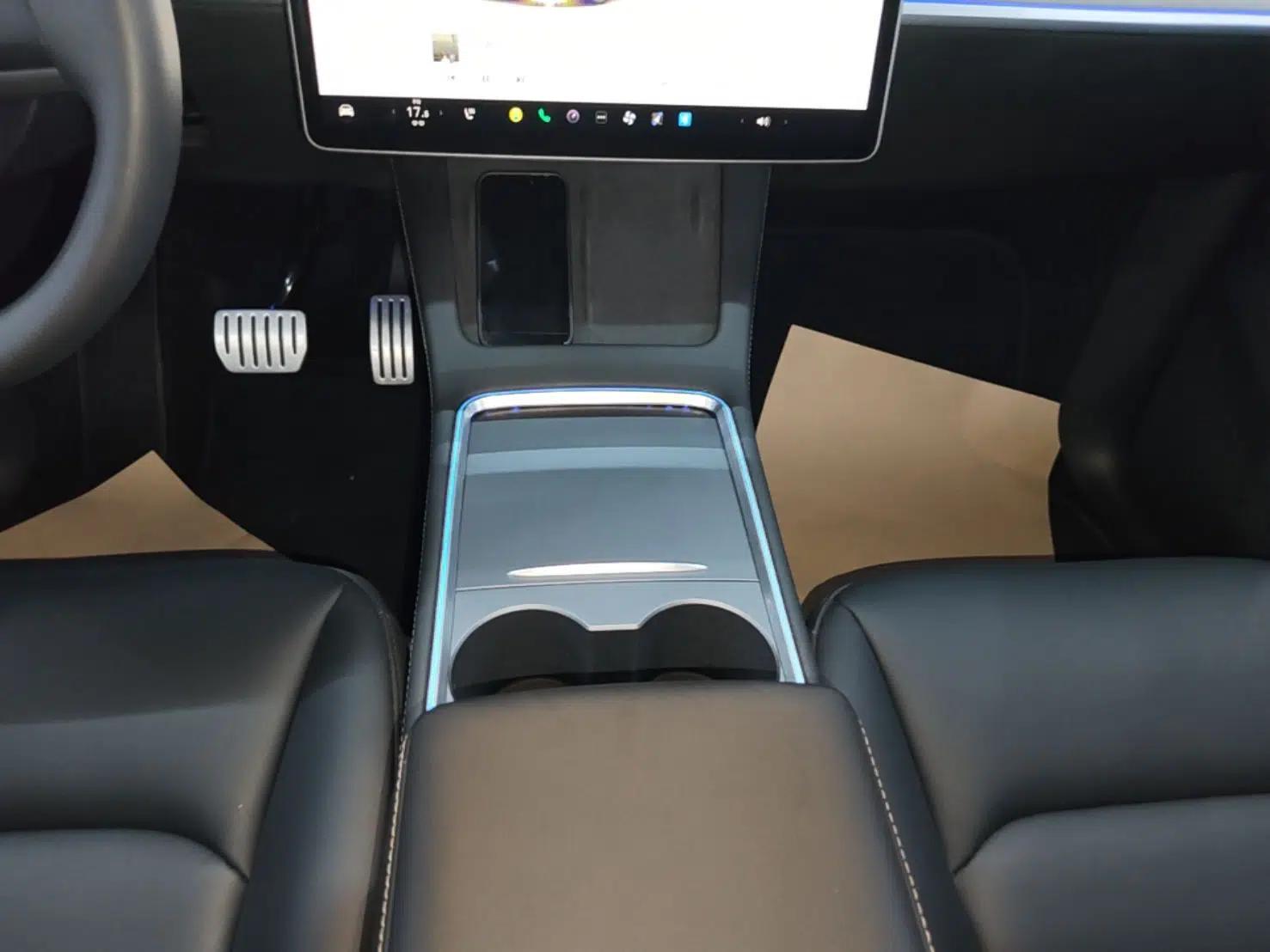 Tesla Model Y 2023 High-Performance All-Wheel-Drive Version — миниатюра 21