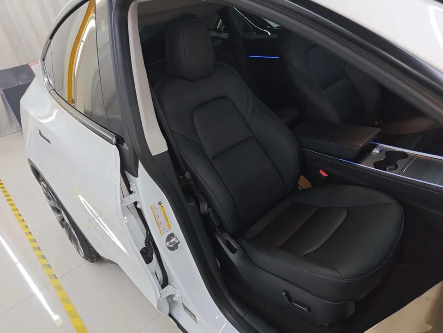 Tesla Model Y 2023 High-Performance All-Wheel-Drive Version — миниатюра 24