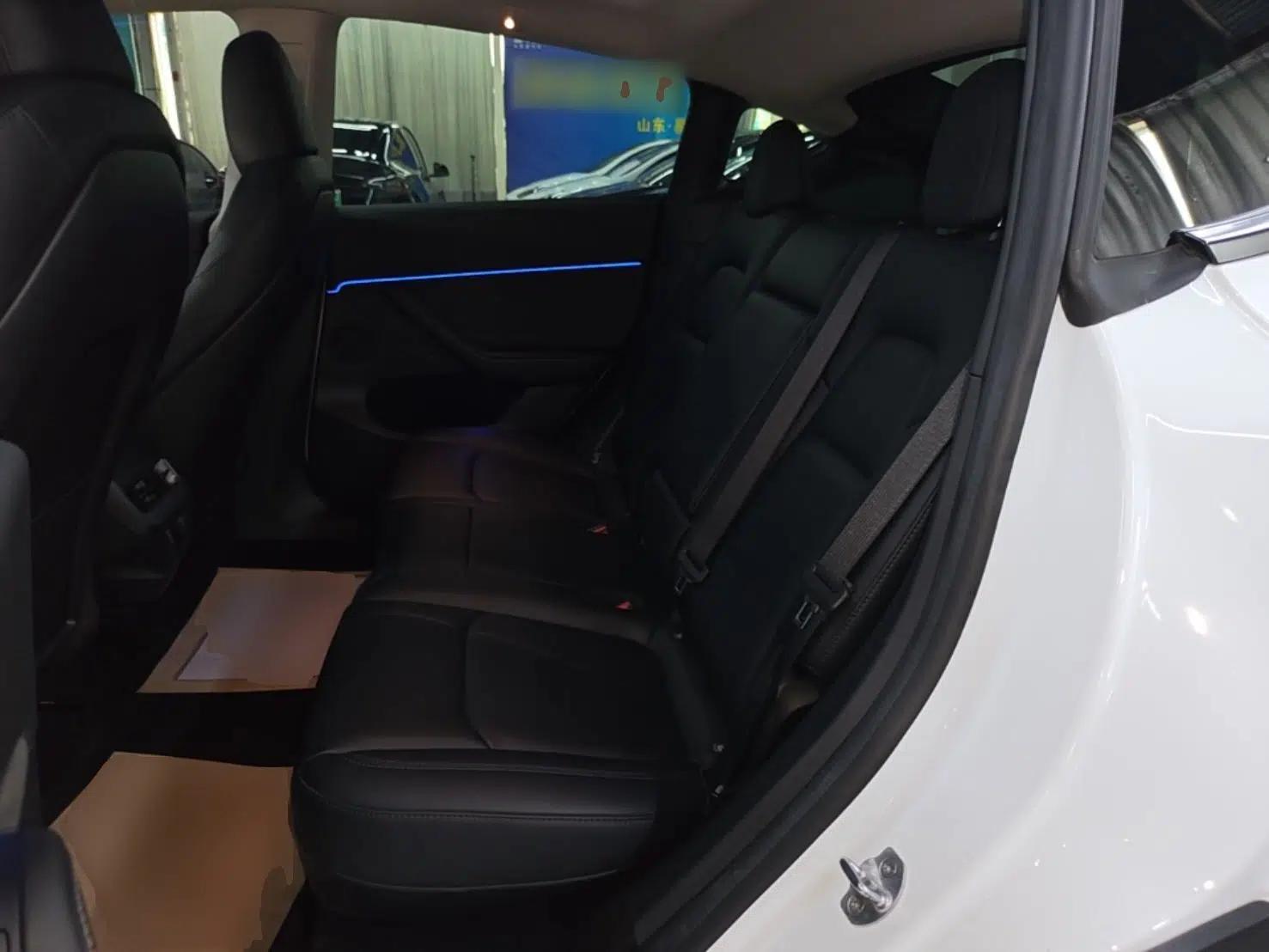 Tesla Model Y 2023 High-Performance All-Wheel-Drive Version — миниатюра 25