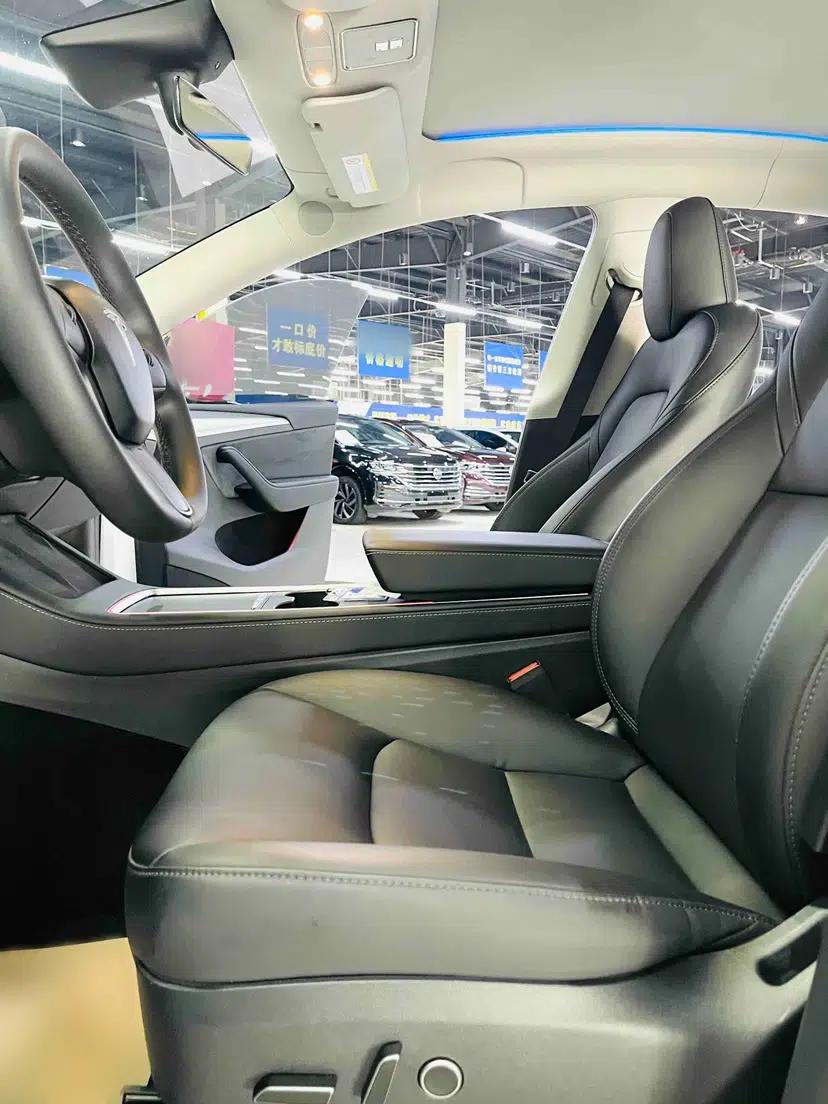 Tesla Model Y 2023 High-Performance All-Wheel-Drive Version — миниатюра 30