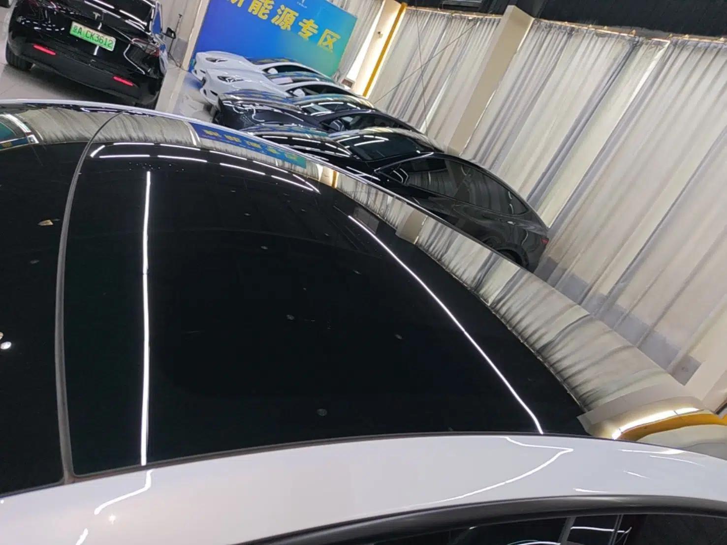 Tesla Model Y 2023 High-Performance All-Wheel-Drive Version — миниатюра 7