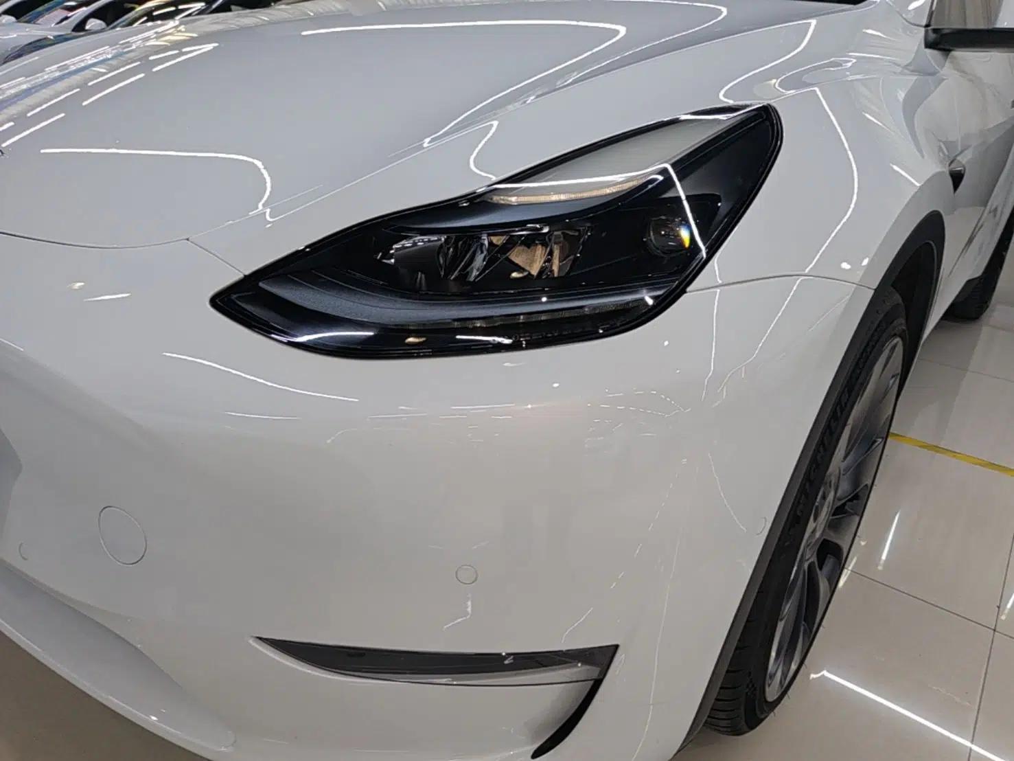 Tesla Model Y 2023 High-Performance All-Wheel-Drive Version — миниатюра 8
