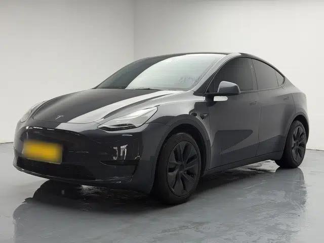 Tesla Model Y 2024 Rear-Wheel-Drive Version — миниатюра 1