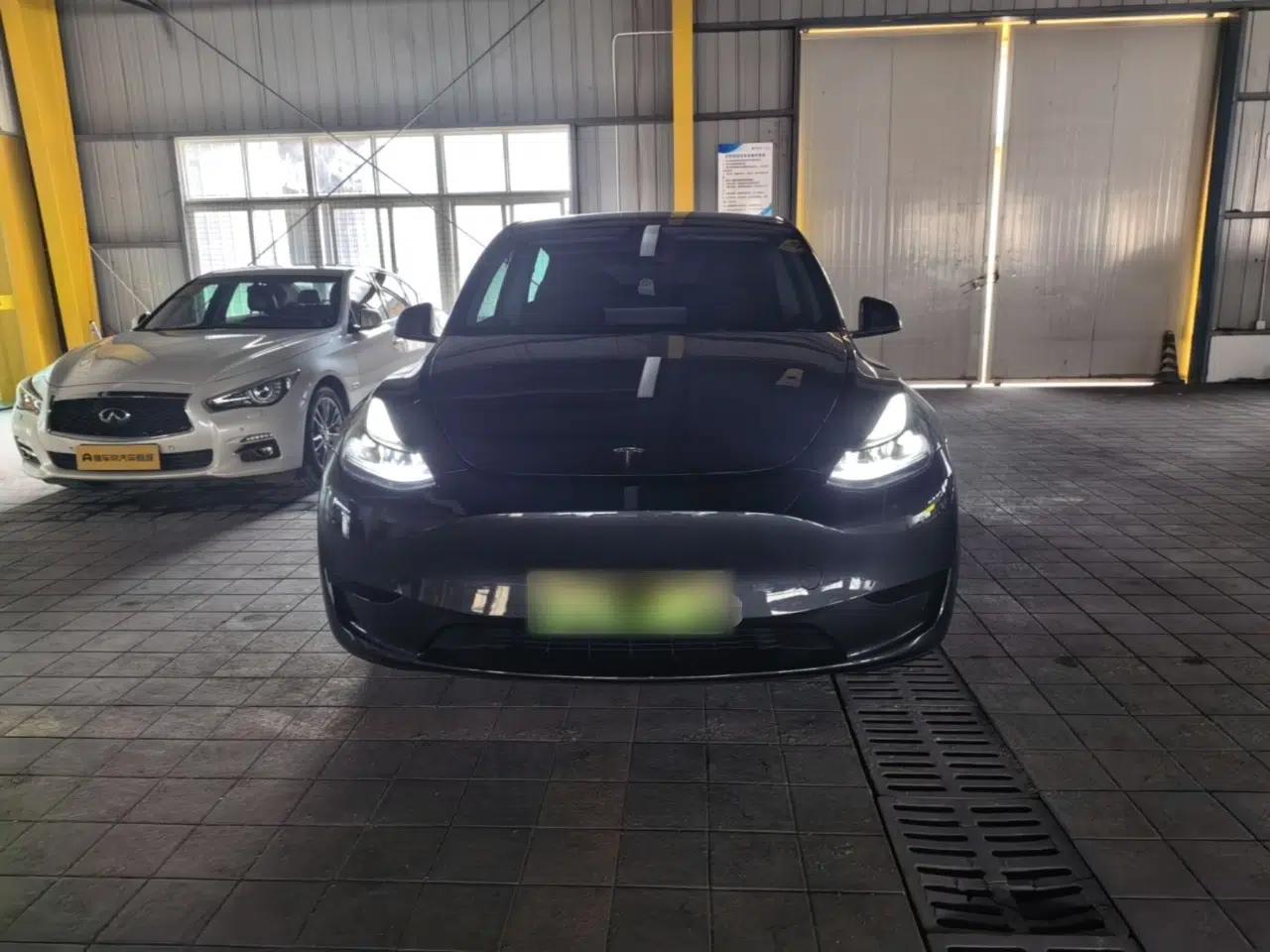 Tesla Model Y 2024 Rear-Wheel-Drive Version — миниатюра 2