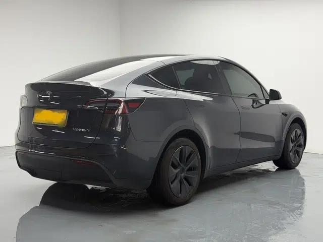 Tesla Model Y 2024 Rear-Wheel-Drive Version — миниатюра 12
