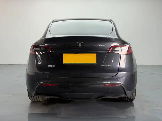 Tesla Model Y 2024 Rear-Wheel-Drive Version — миниатюра 13
