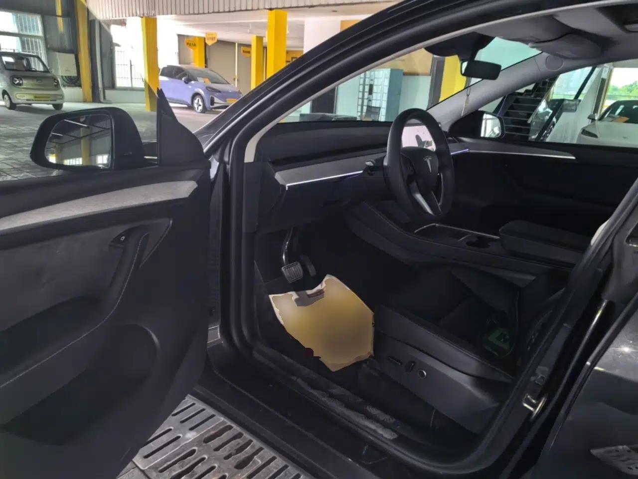 Tesla Model Y 2024 Rear-Wheel-Drive Version — миниатюра 28