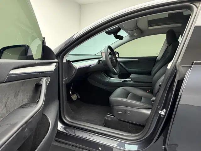 Tesla Model Y 2024 Rear-Wheel-Drive Version — миниатюра 35