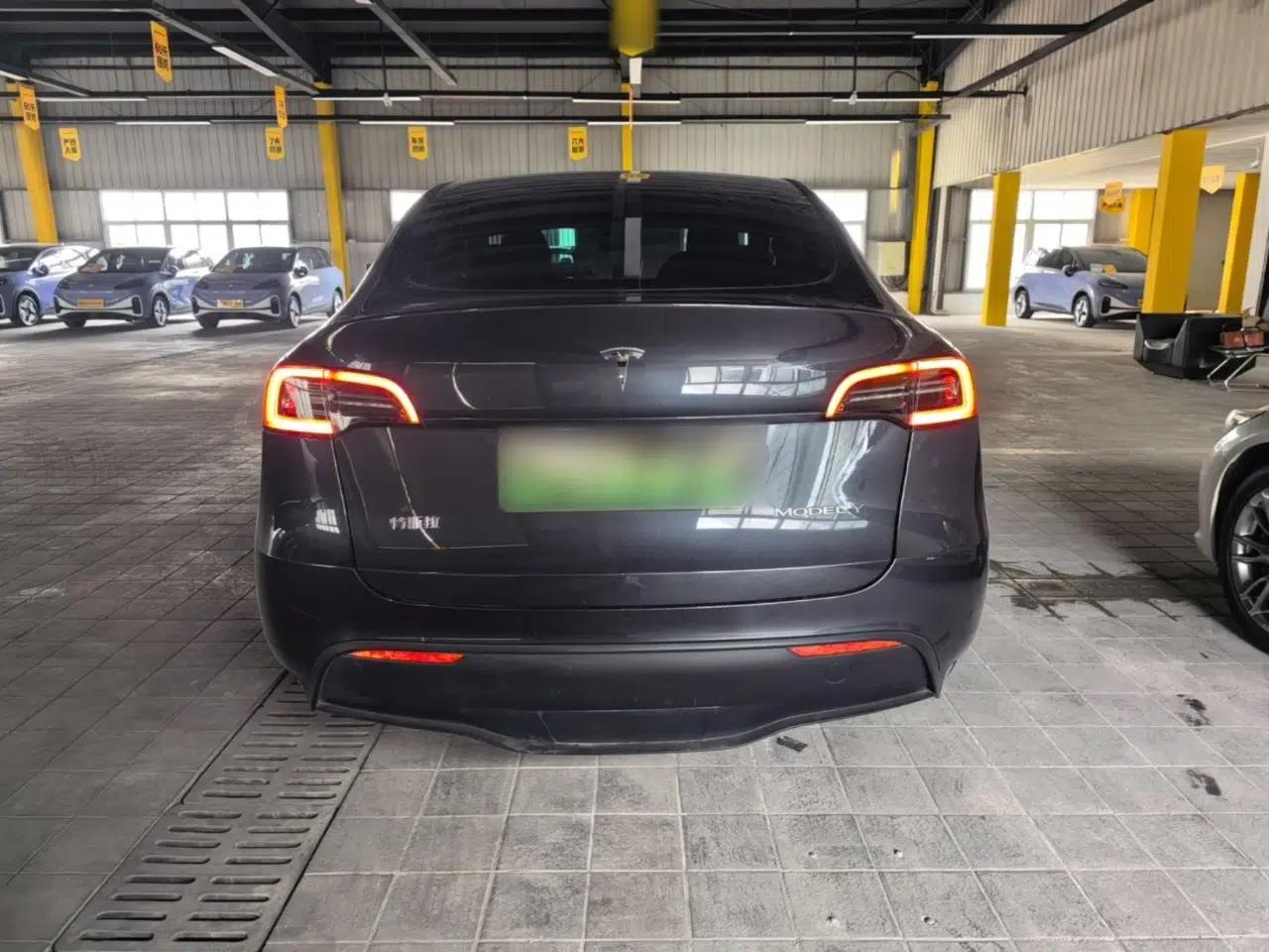 Tesla Model Y 2024 Rear-Wheel-Drive Version — миниатюра 5