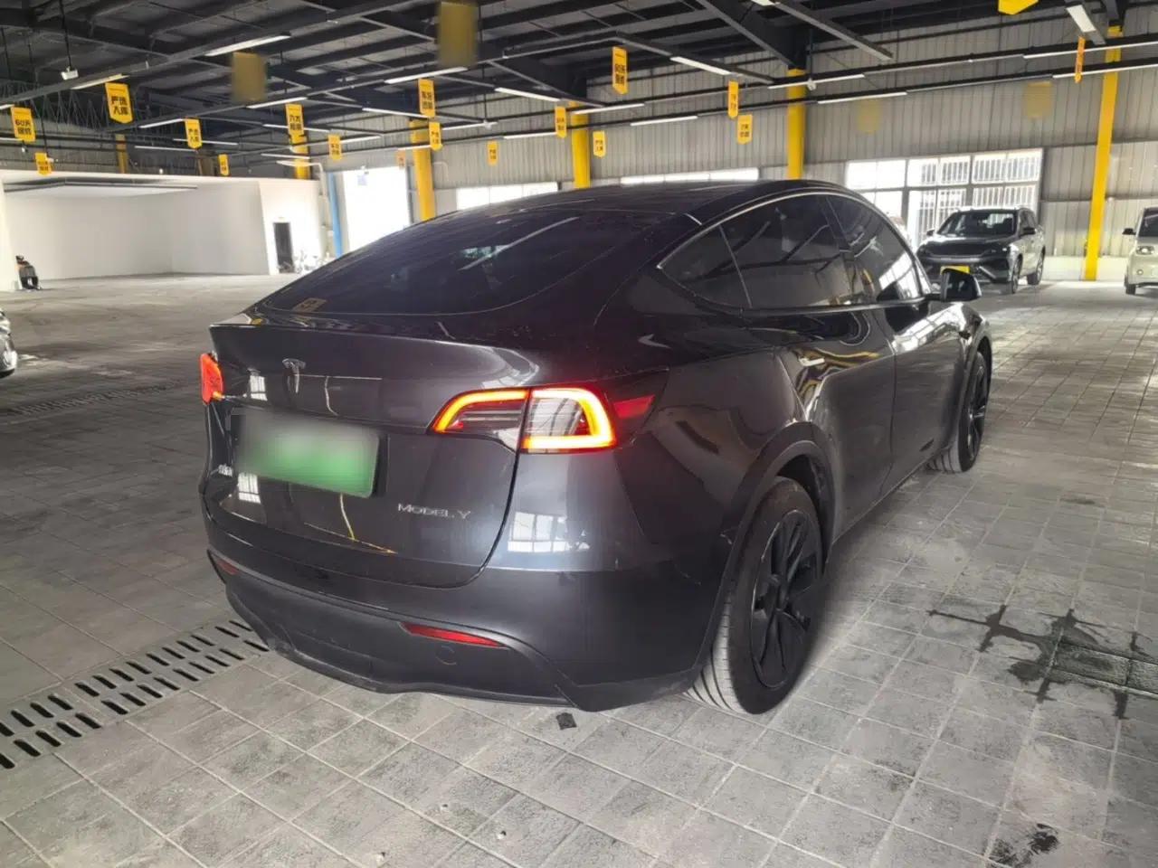Tesla Model Y 2024 Rear-Wheel-Drive Version — миниатюра 6