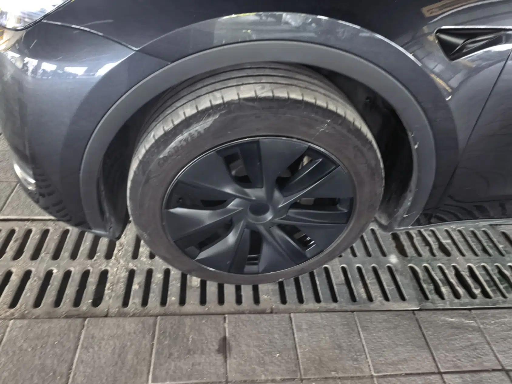 Tesla Model Y 2024 Rear-Wheel-Drive Version — миниатюра 10