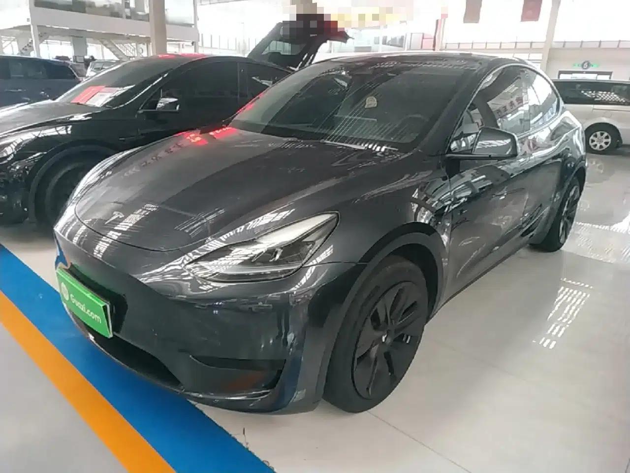 Tesla Model Y 2024 Rear-Wheel-Drive Version — миниатюра 1