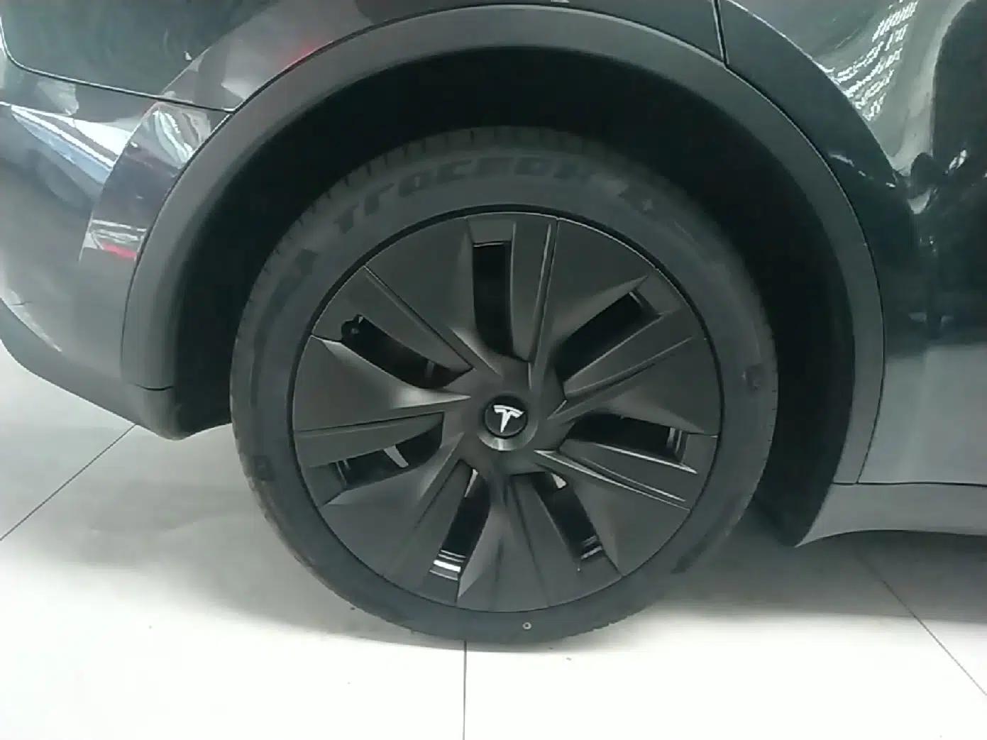 Tesla Model Y 2024 Rear-Wheel-Drive Version — миниатюра 11